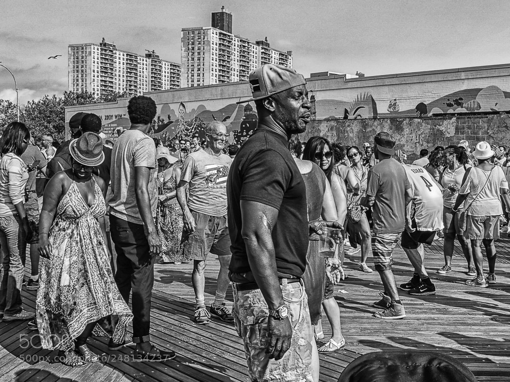 Nikon D5100 sample photo. Dancing in the street photography