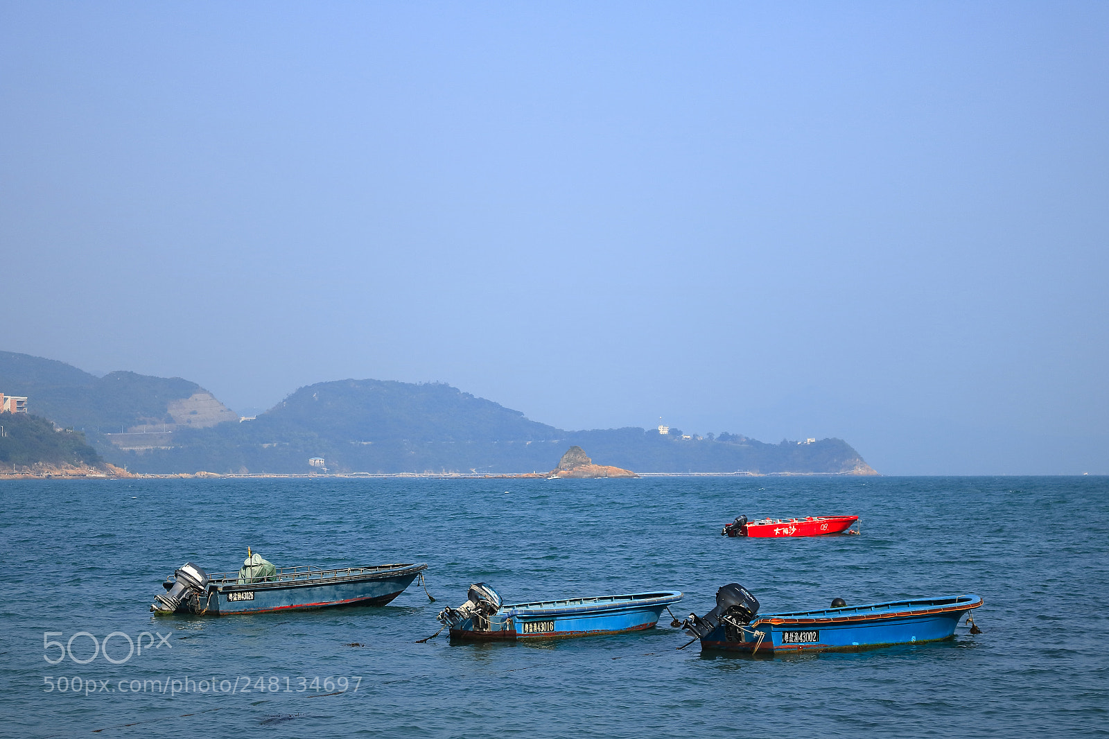 Canon EOS 750D (EOS Rebel T6i / EOS Kiss X8i) sample photo. 大梅沙的船 photography