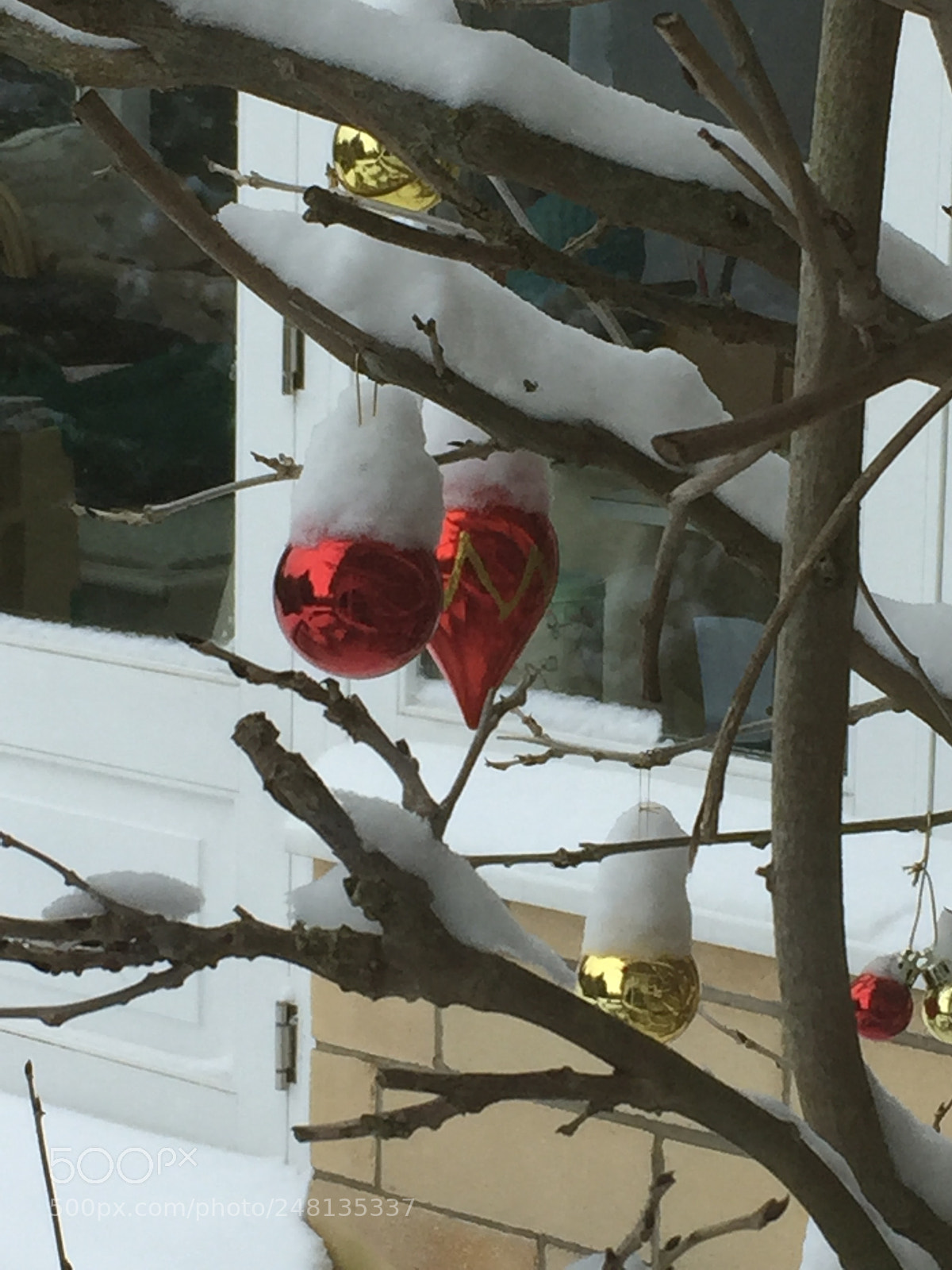 Apple iPhone 6 sample photo. Snow hats photography