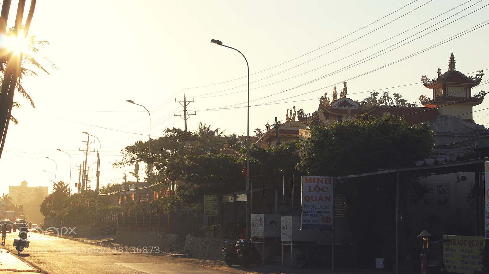 Canon EOS 550D (EOS Rebel T2i / EOS Kiss X4) sample photo. The best time of photography