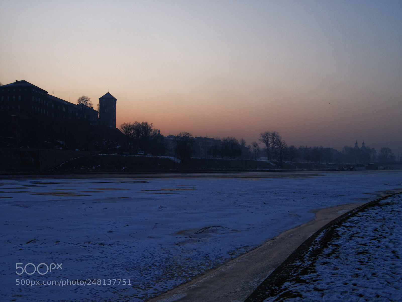Olympus E-420 (EVOLT E-420) sample photo. Icy sunrise photography