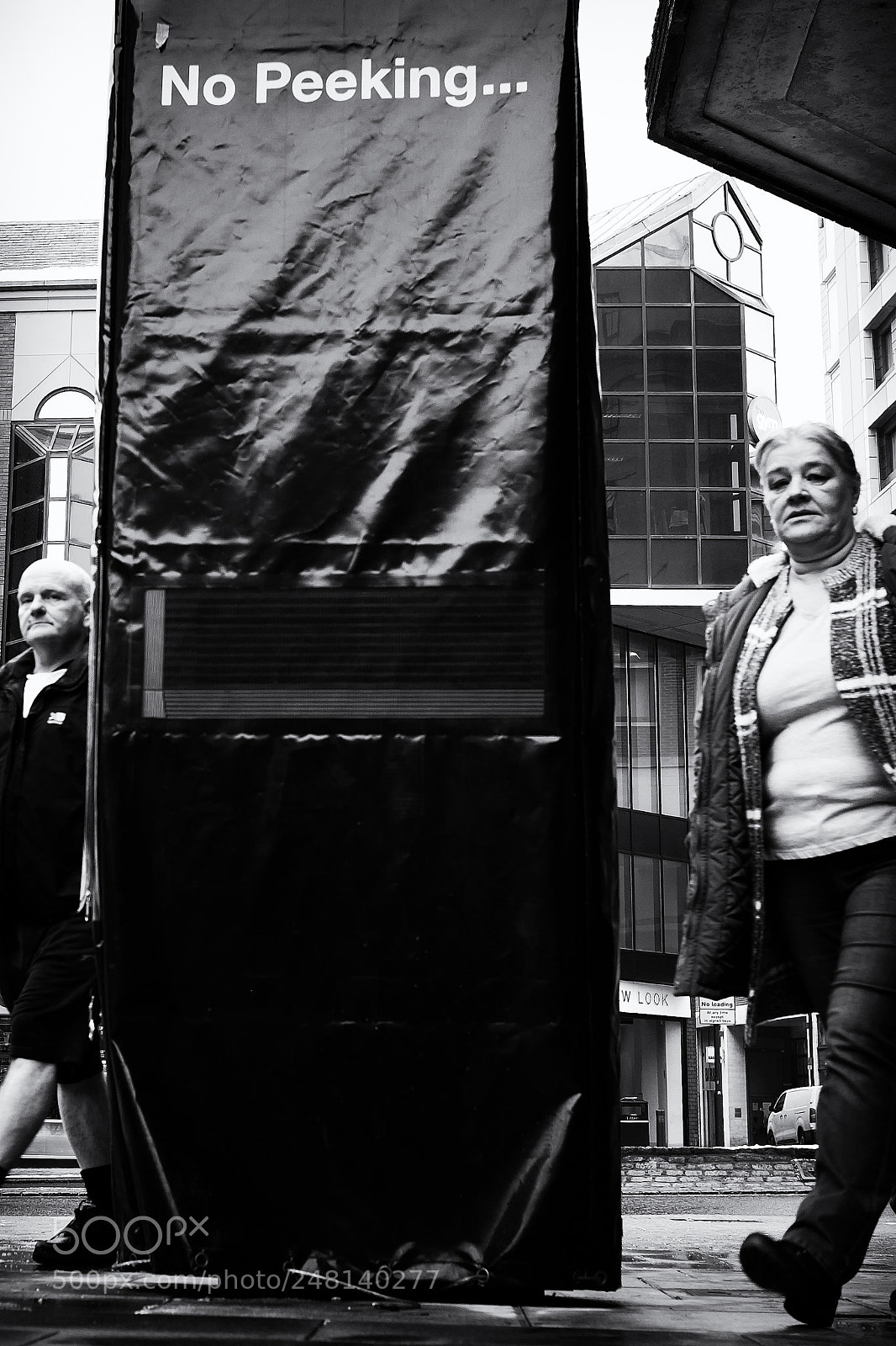 Fujifilm X100T sample photo. Sneaky peek photography