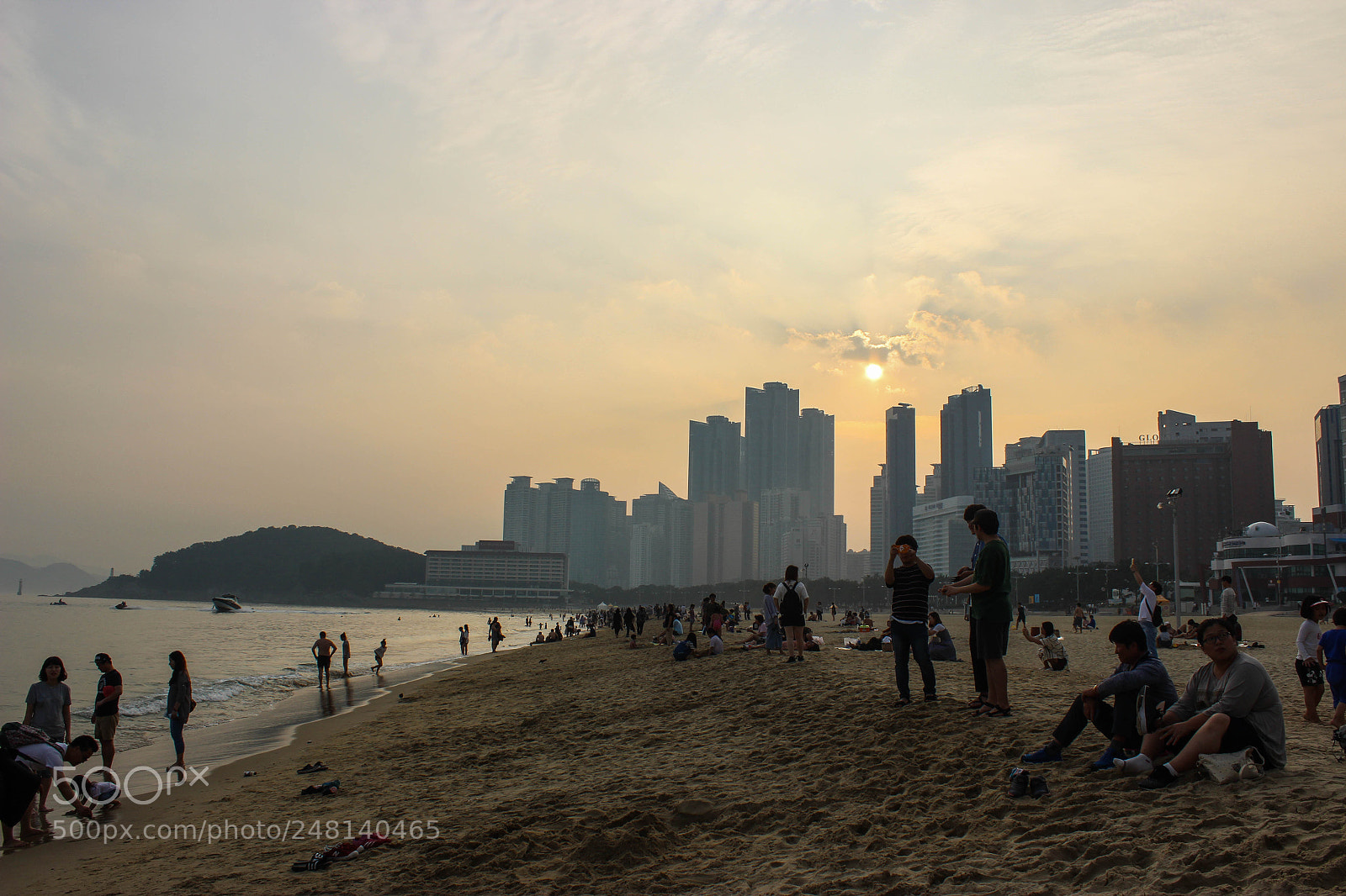 Canon EOS 600D (Rebel EOS T3i / EOS Kiss X5) sample photo. Haeundae beach, busan photography