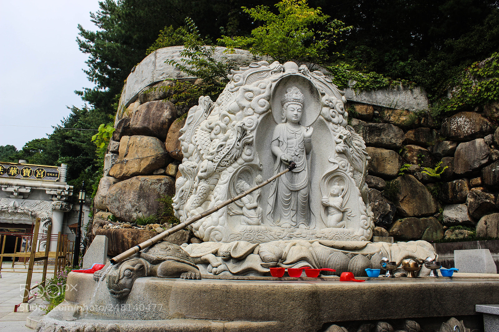 Canon EOS 600D (Rebel EOS T3i / EOS Kiss X5) sample photo. Fountain in donghwasa temple photography