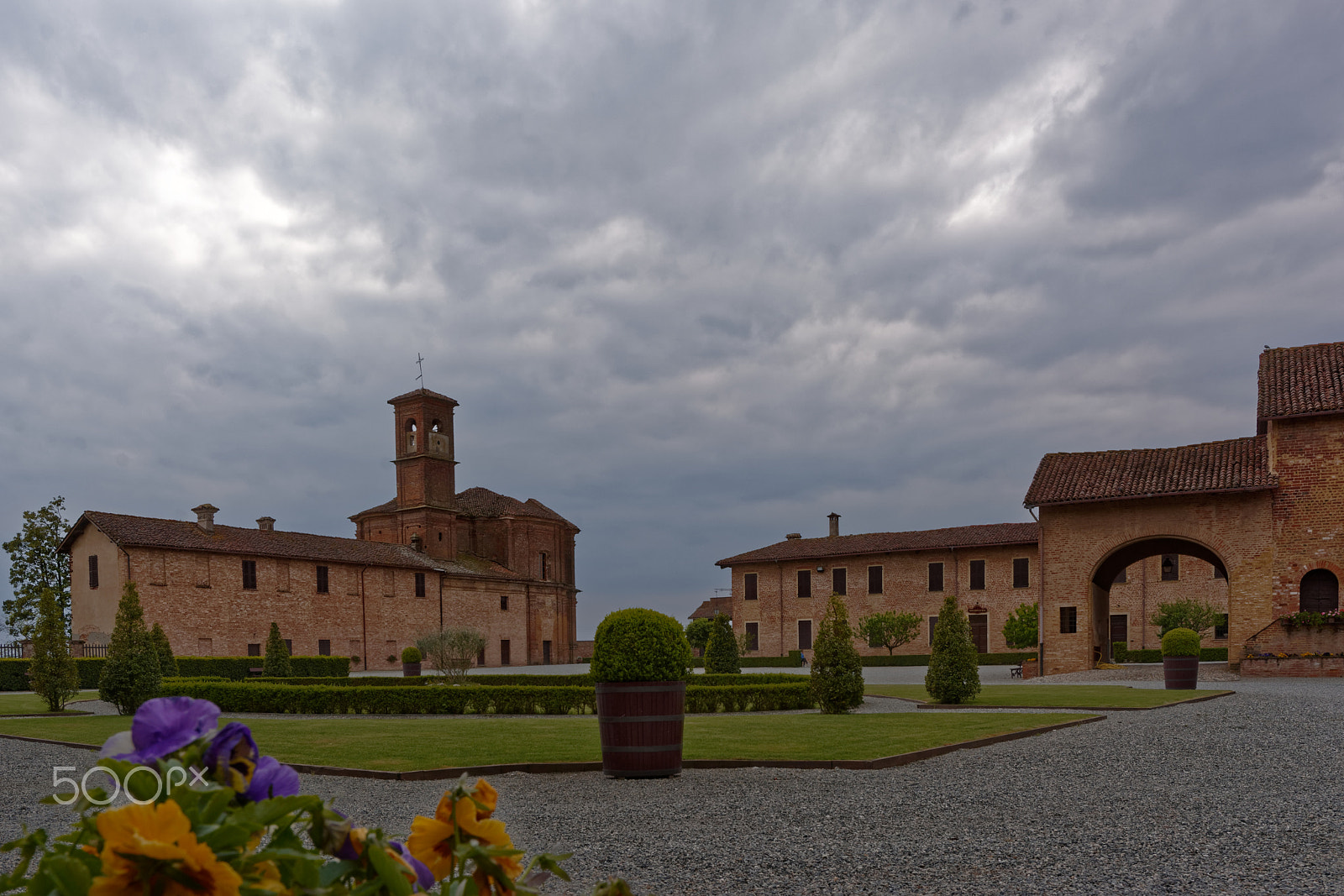 Nikon AF-S Nikkor 14-24mm F2.8G ED sample photo. Lucedio courtyard photography