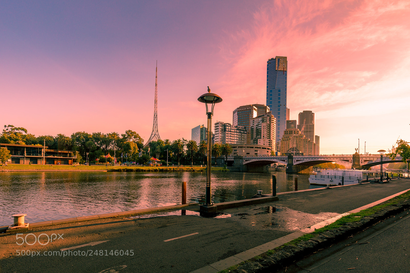 Canon EOS 5DS sample photo. Melbourne cbd in a photography