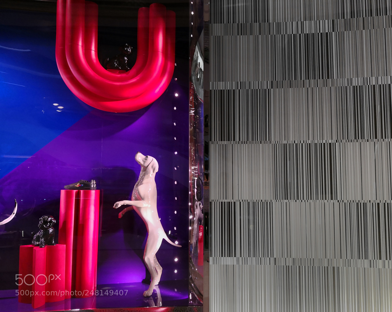 HUAWEI Mate 10 sample photo. Display advertisement ...in shopping photography