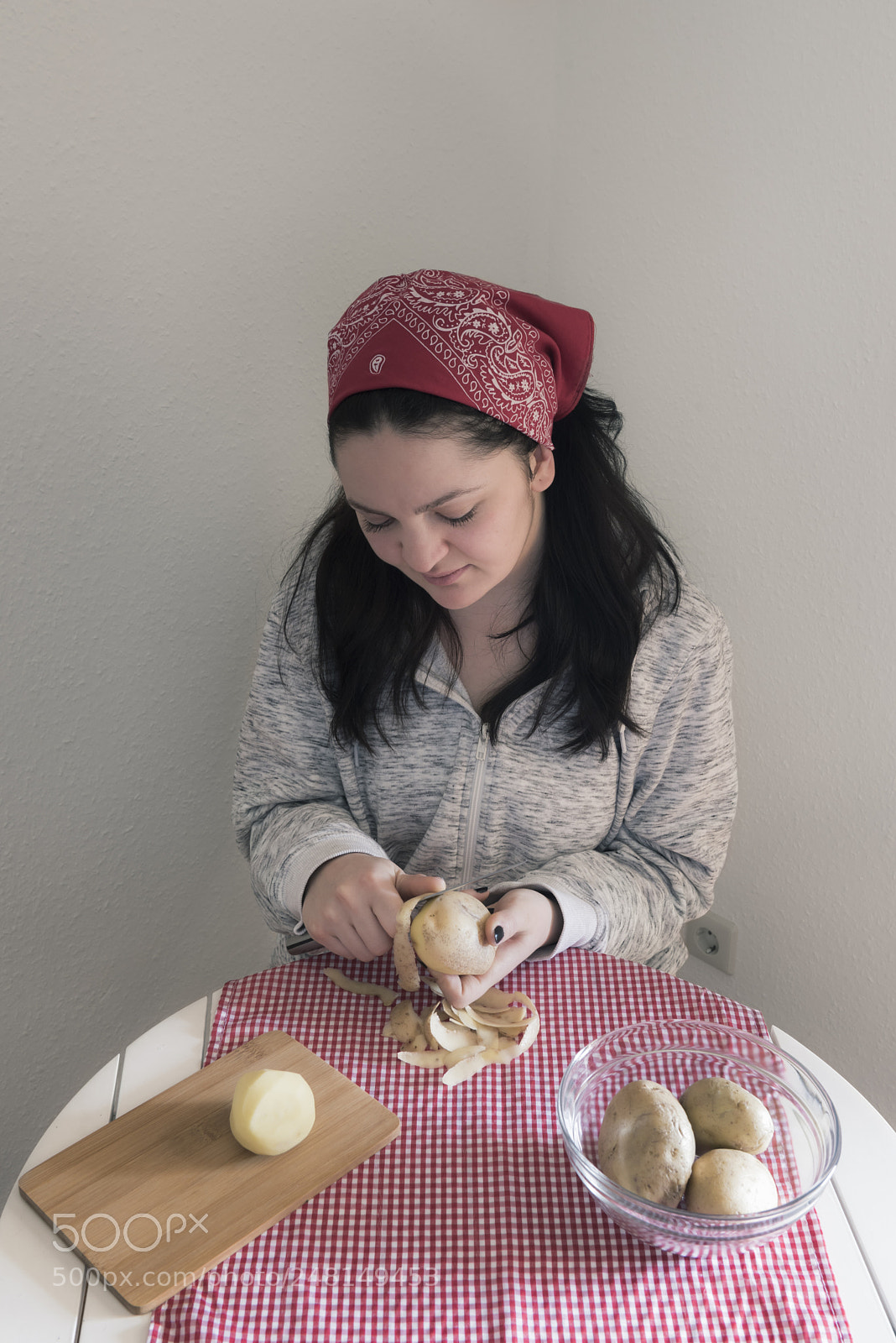 Nikon D750 sample photo. Woman peeling potatoes photography