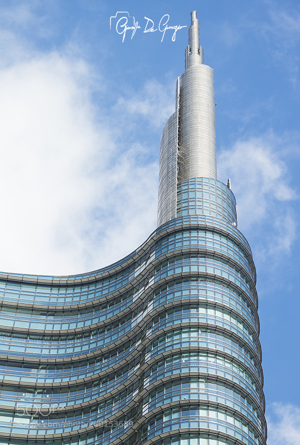 Canon EOS 1300D (EOS Rebel T6 / EOS Kiss X80) sample photo. Unicredit tower photography