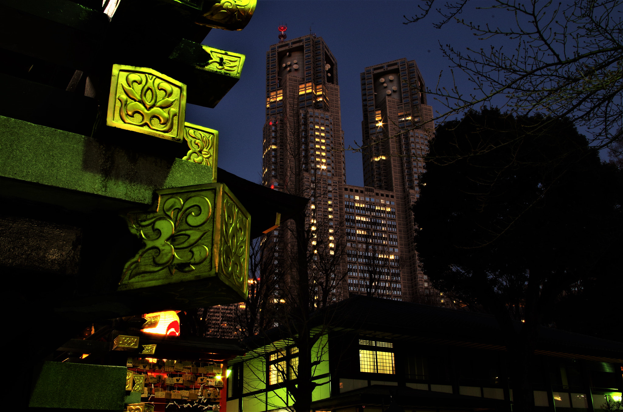 Pentax K-30 sample photo. Kumano jinjya ＆　tokyo metropolitan goverment. photography