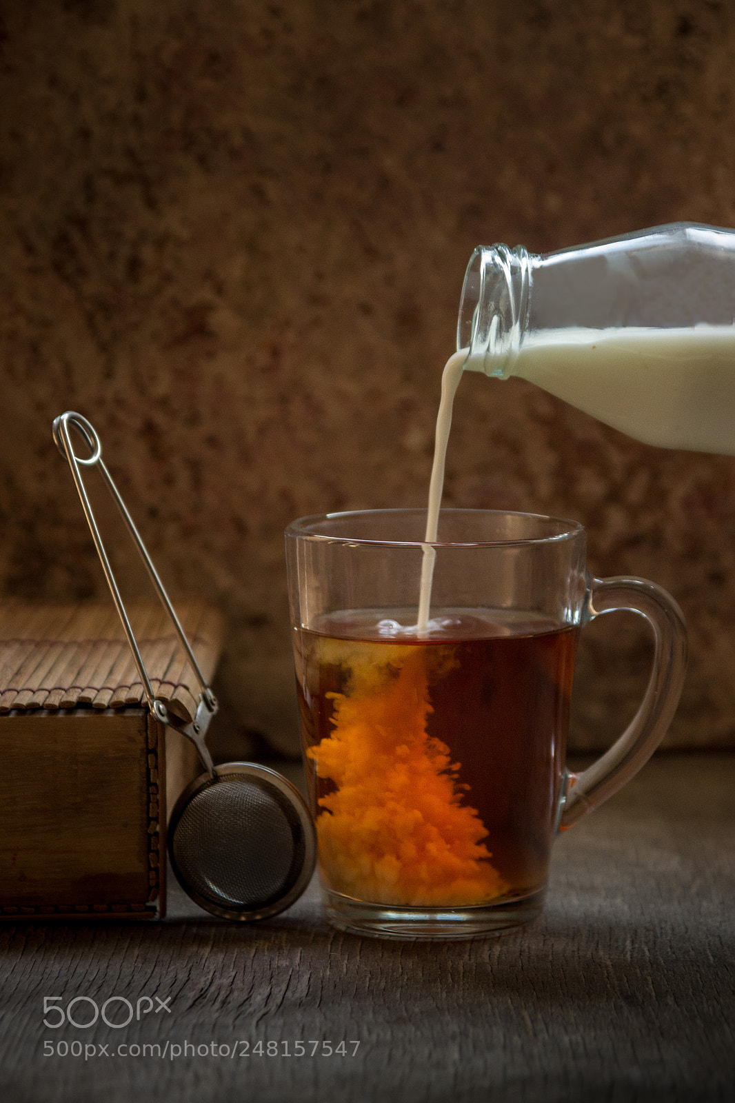 Canon EOS 600D (Rebel EOS T3i / EOS Kiss X5) sample photo. Tea with milk. hot photography