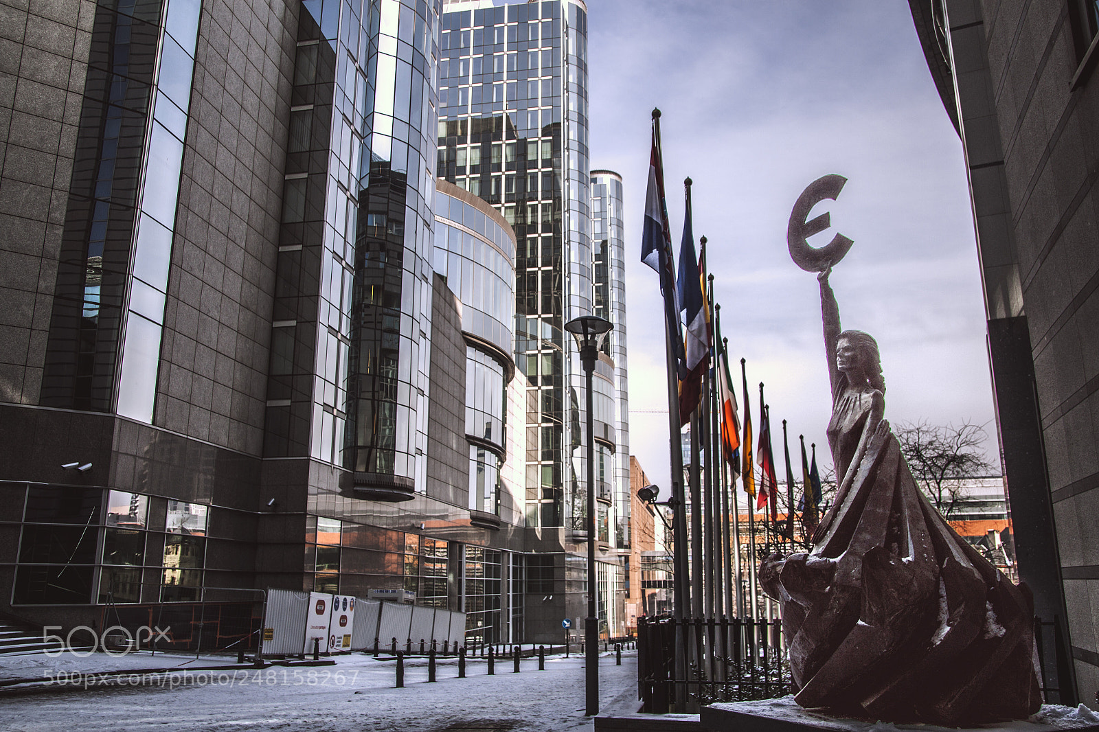 Canon EOS 500D (EOS Rebel T1i / EOS Kiss X3) sample photo. European parliament photography