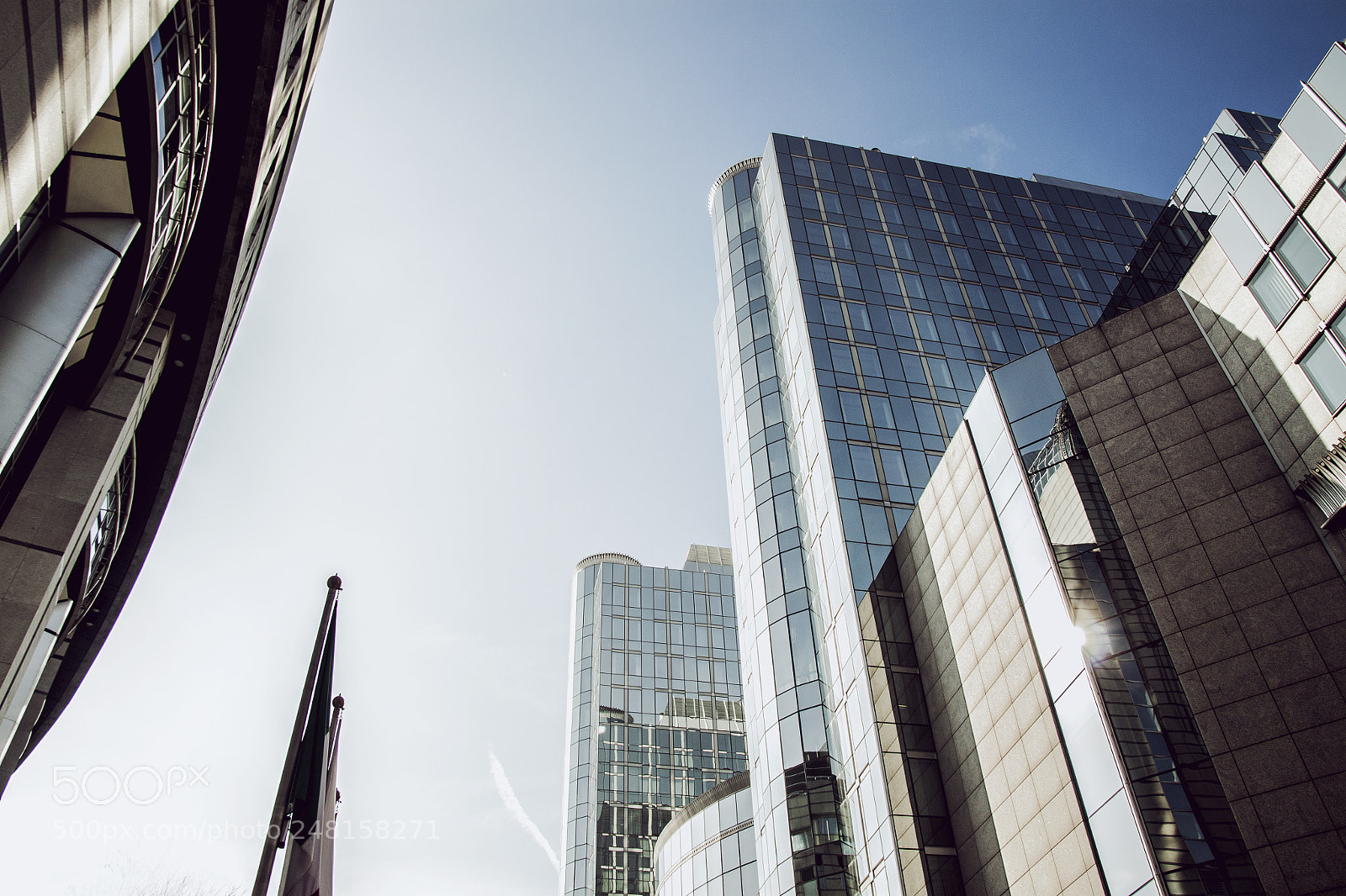 Canon EOS 500D (EOS Rebel T1i / EOS Kiss X3) sample photo. Buildings in sun photography