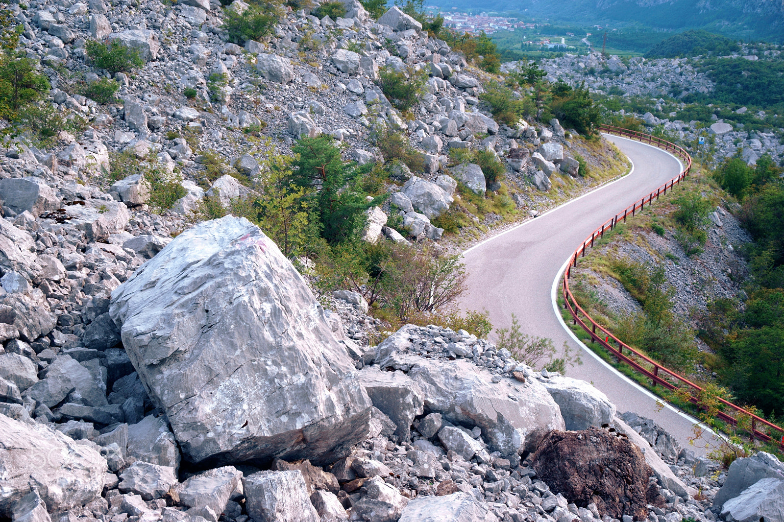 Sony a6000 + Sony E 18-50mm F4-5.6 sample photo. Road on the rocks photography