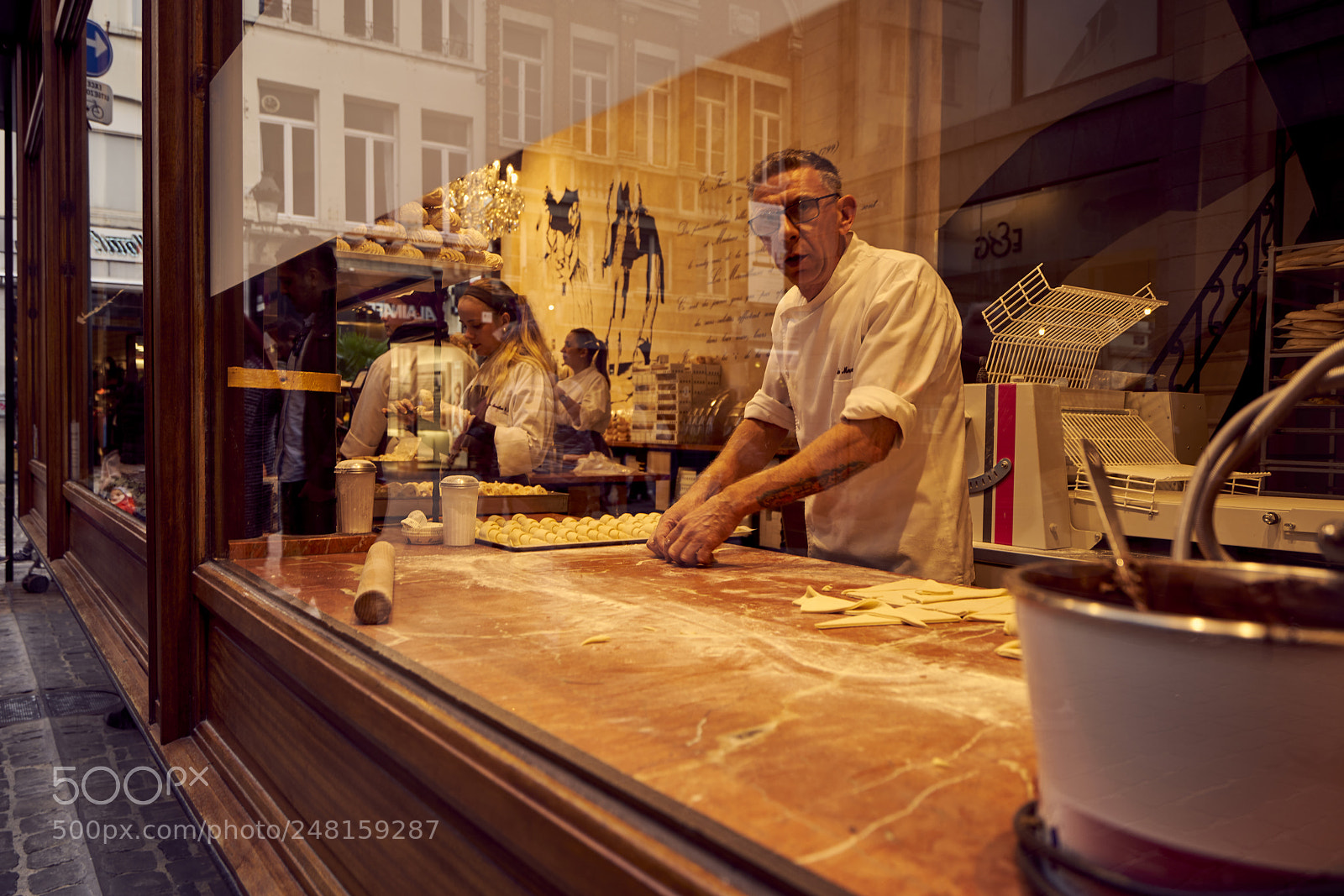 Sony a7R II sample photo. Crois­sant photography