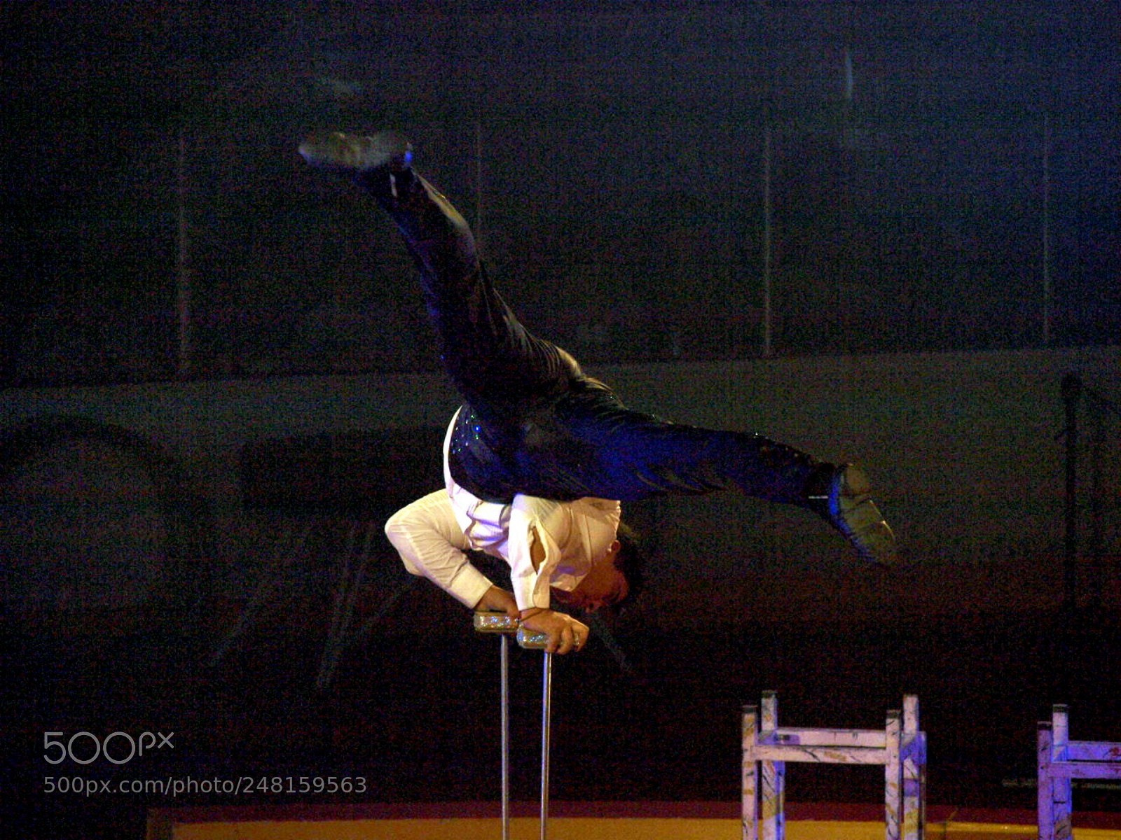 Olympus E-520 (EVOLT E-520) sample photo. Cirque estival in halifax photography