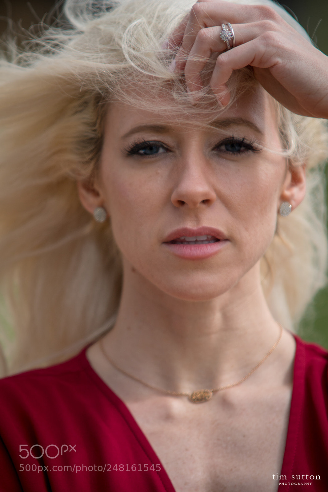 Sony ILCA-77M2 sample photo. April hand on head photography
