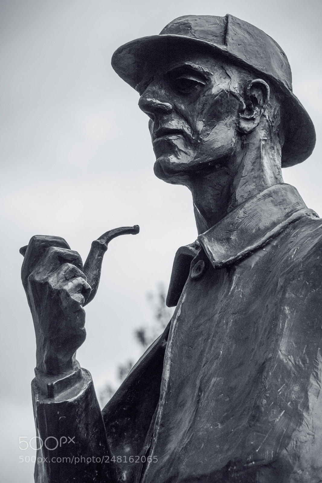 Canon EOS 80D sample photo. Sherlock holmes statue photography