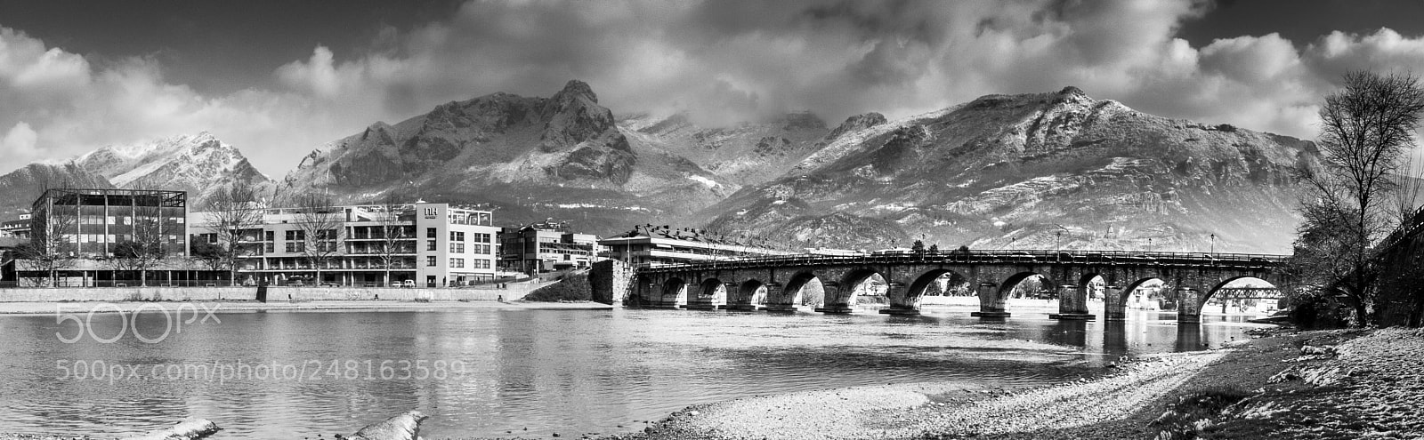 Canon EOS 7D Mark II sample photo. Lecco b w pano photography