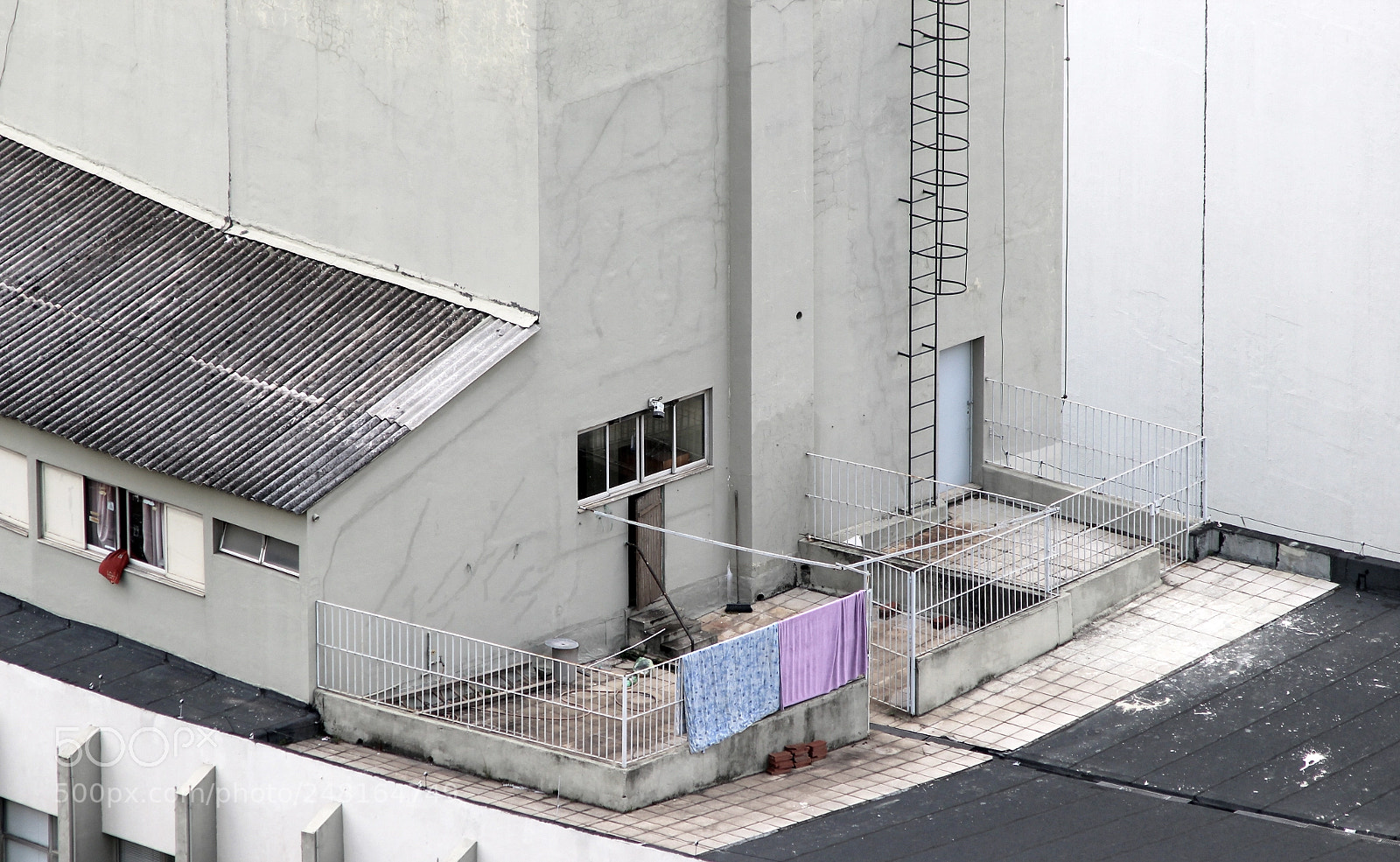 Canon EOS 1200D (EOS Rebel T5 / EOS Kiss X70 / EOS Hi) sample photo. Roofs of s o photography