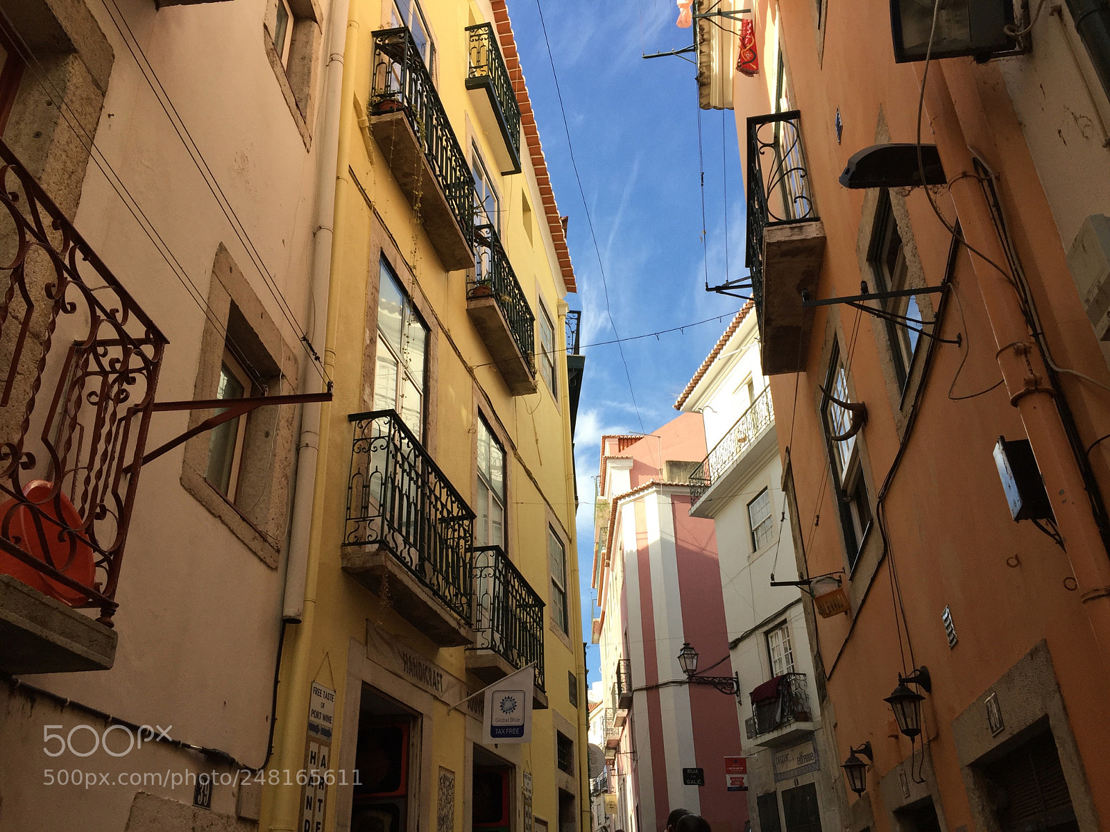 Apple iPhone 6 sample photo. Street in lisbo photography