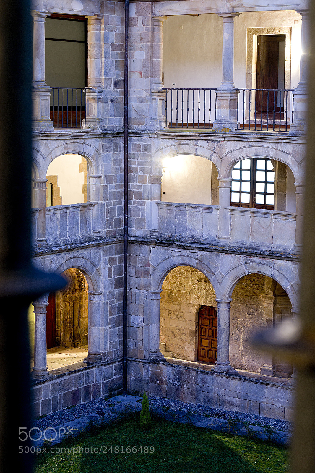 Nikon D3100 sample photo. Claustro del monasterio de photography