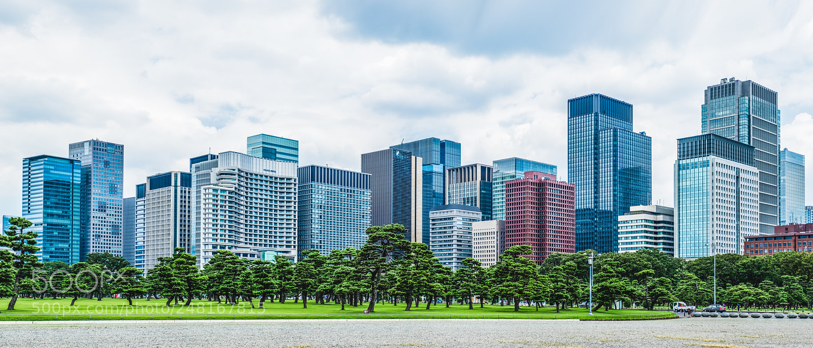 Fujifilm X-T1 sample photo. Tokyo skyline from imperial photography