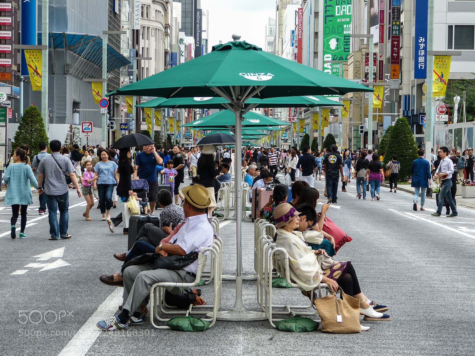 Panasonic Lumix DMC-FZ150 sample photo. Streetscape : tokyo photography