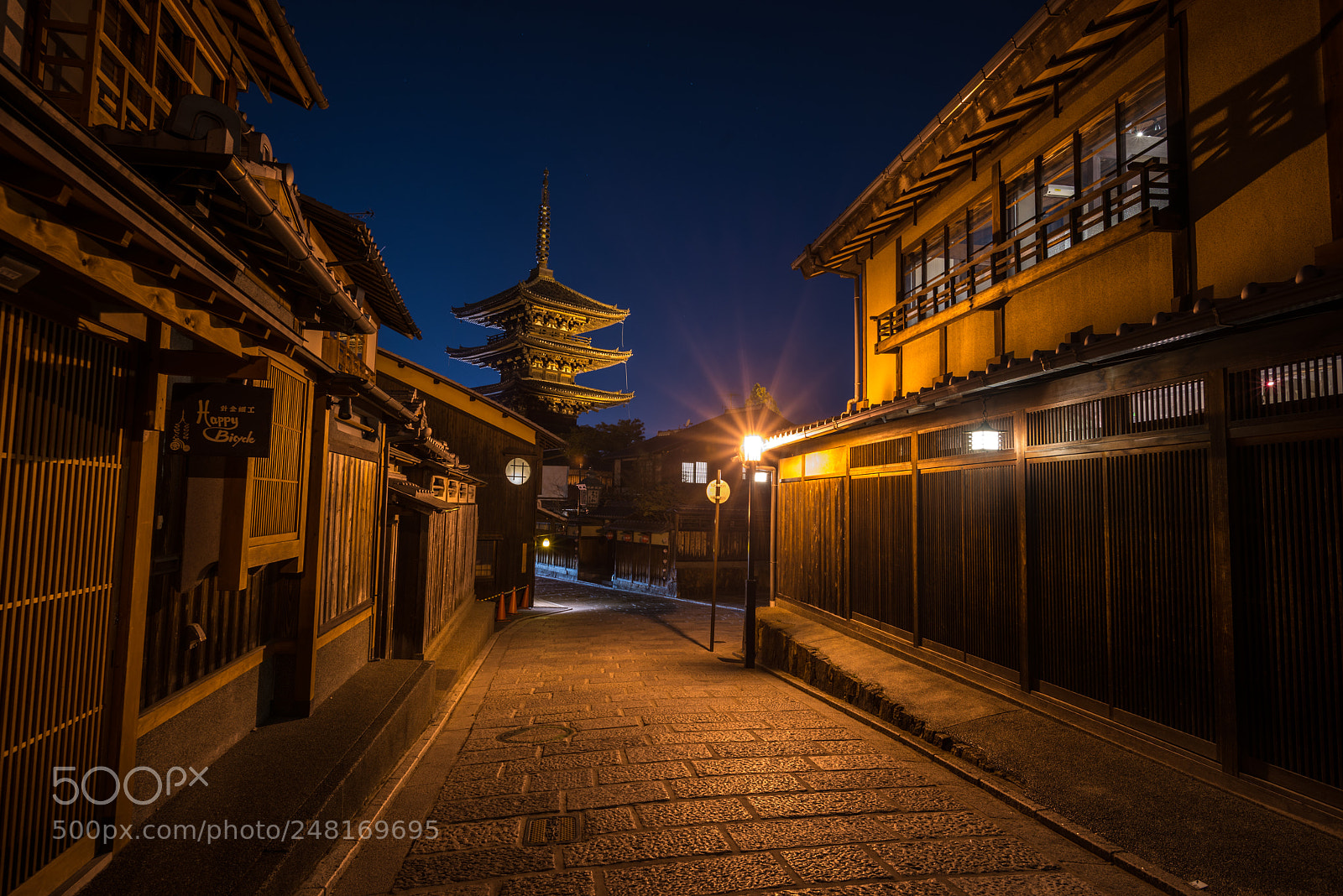 Nikon D800 sample photo. Wandering the streets of photography