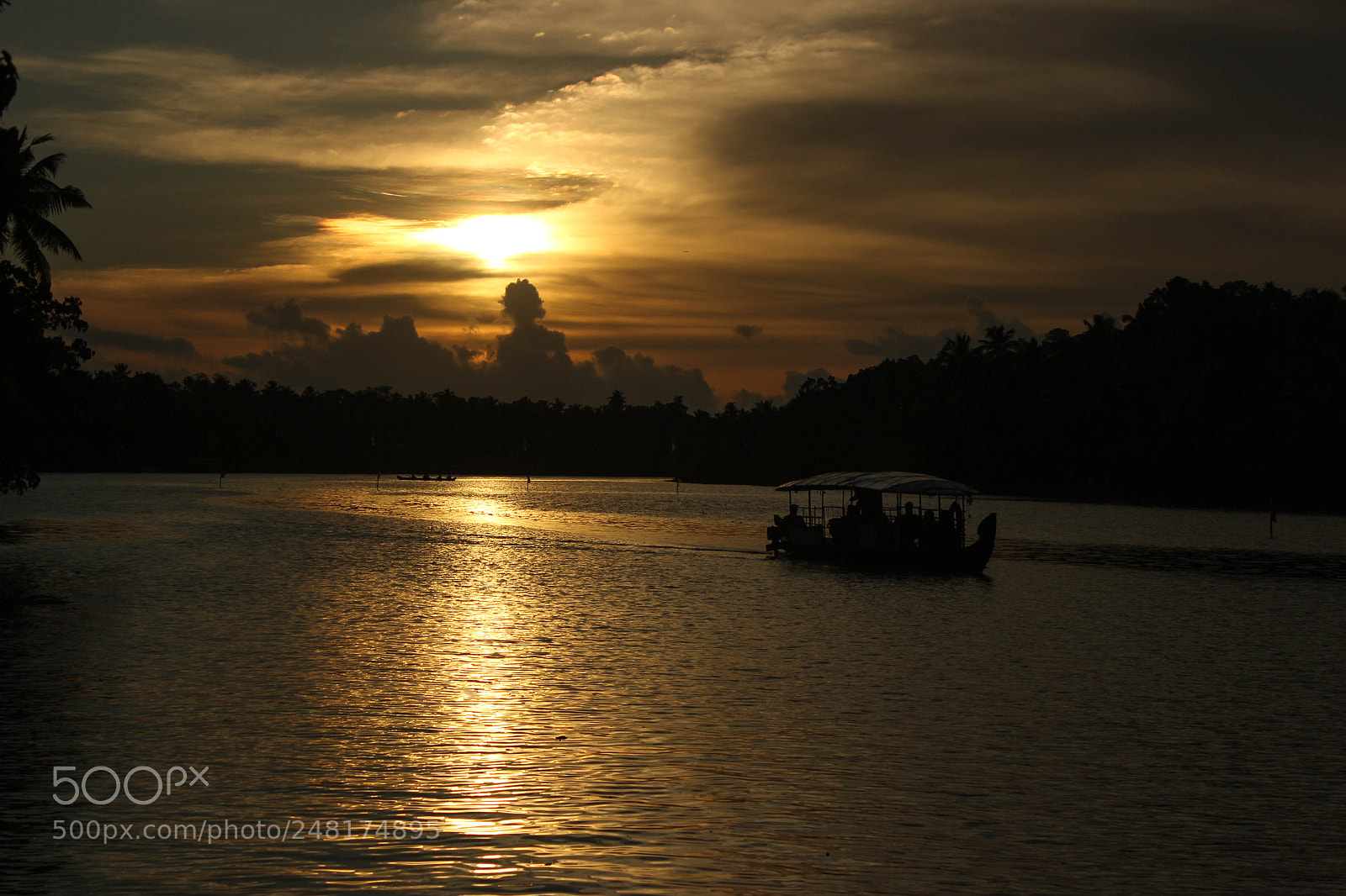 Canon EOS 600D (Rebel EOS T3i / EOS Kiss X5) sample photo. Sunset on riverside photography