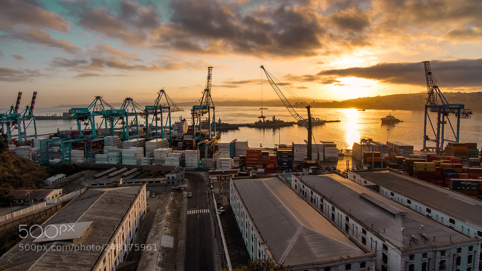 Nikon D7200 sample photo. Amanecer en la aduana photography