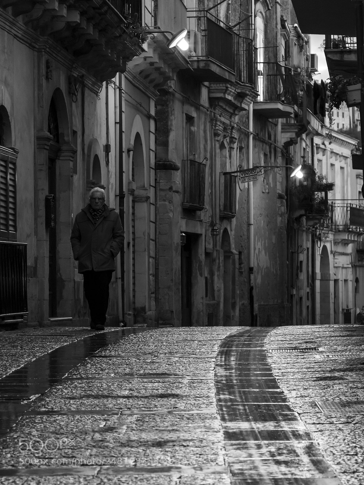Canon EOS 760D (EOS Rebel T6s / EOS 8000D) sample photo. Ragusa street photography