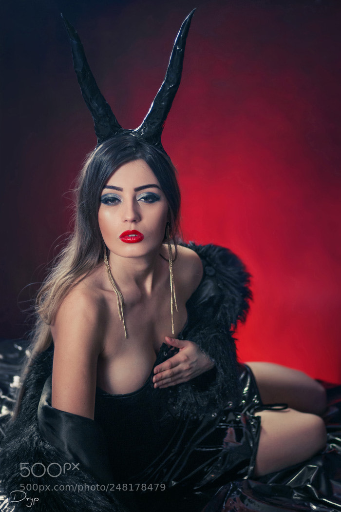 Canon EOS 100D (EOS Rebel SL1 / EOS Kiss X7) sample photo. Succubus photography