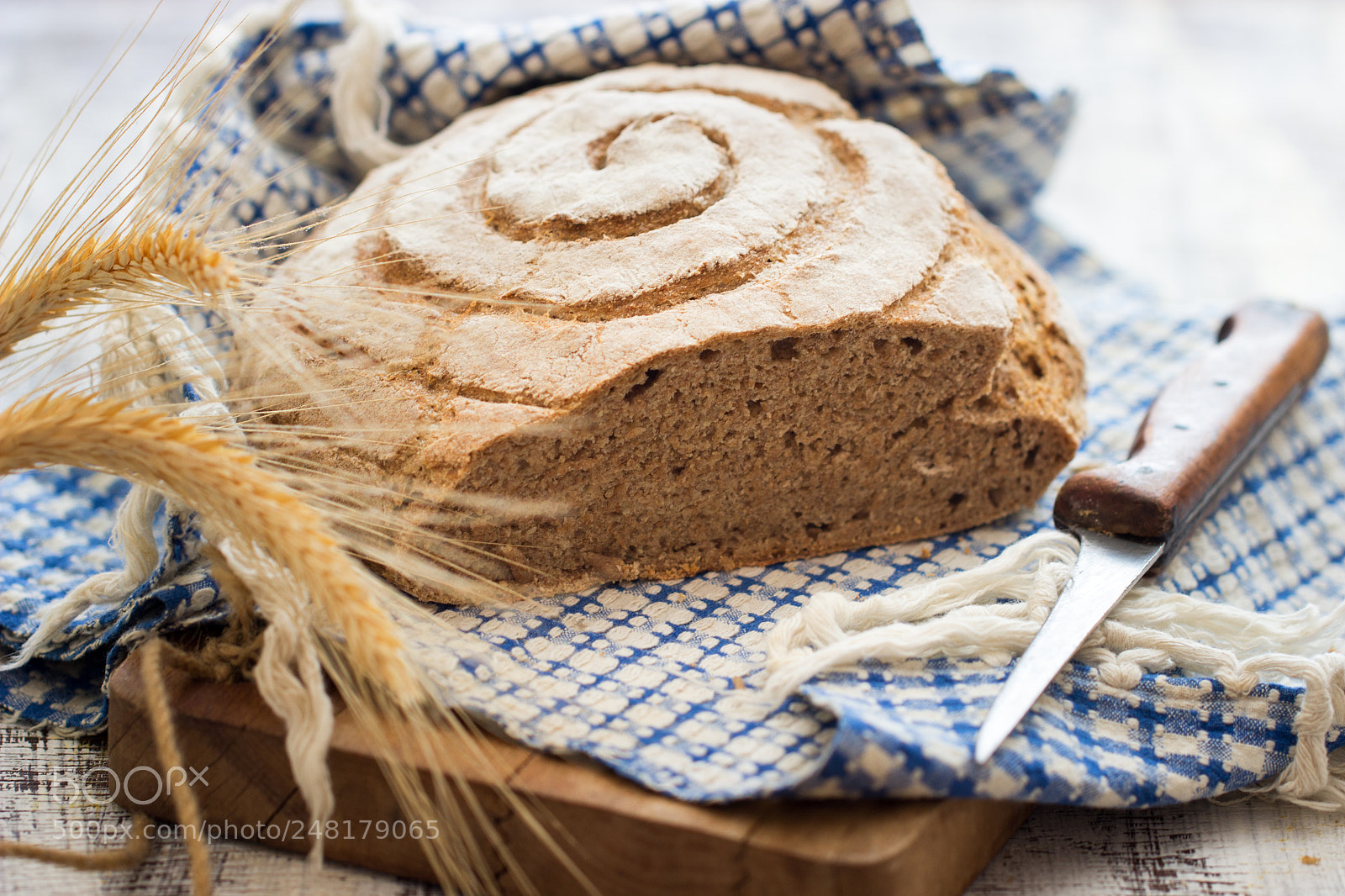 Canon EOS 600D (Rebel EOS T3i / EOS Kiss X5) sample photo. No knead sourdough rye photography