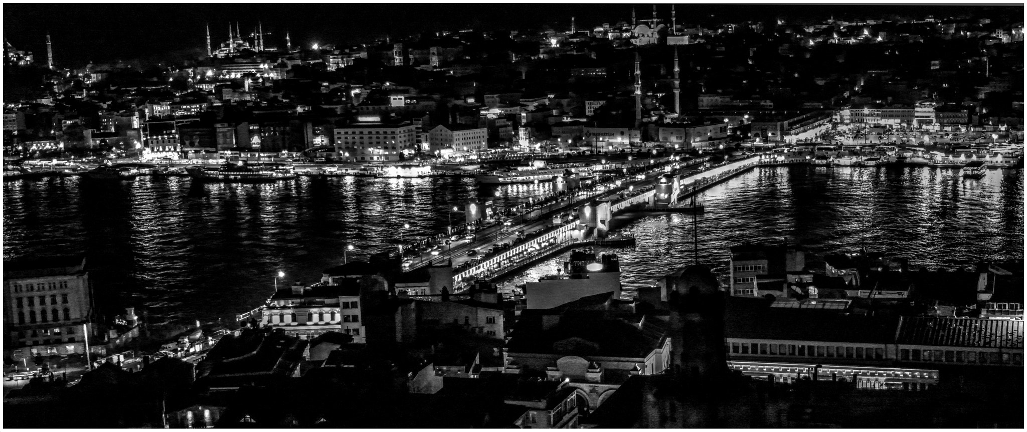 Samsung NX20 sample photo. İstanbul night photography