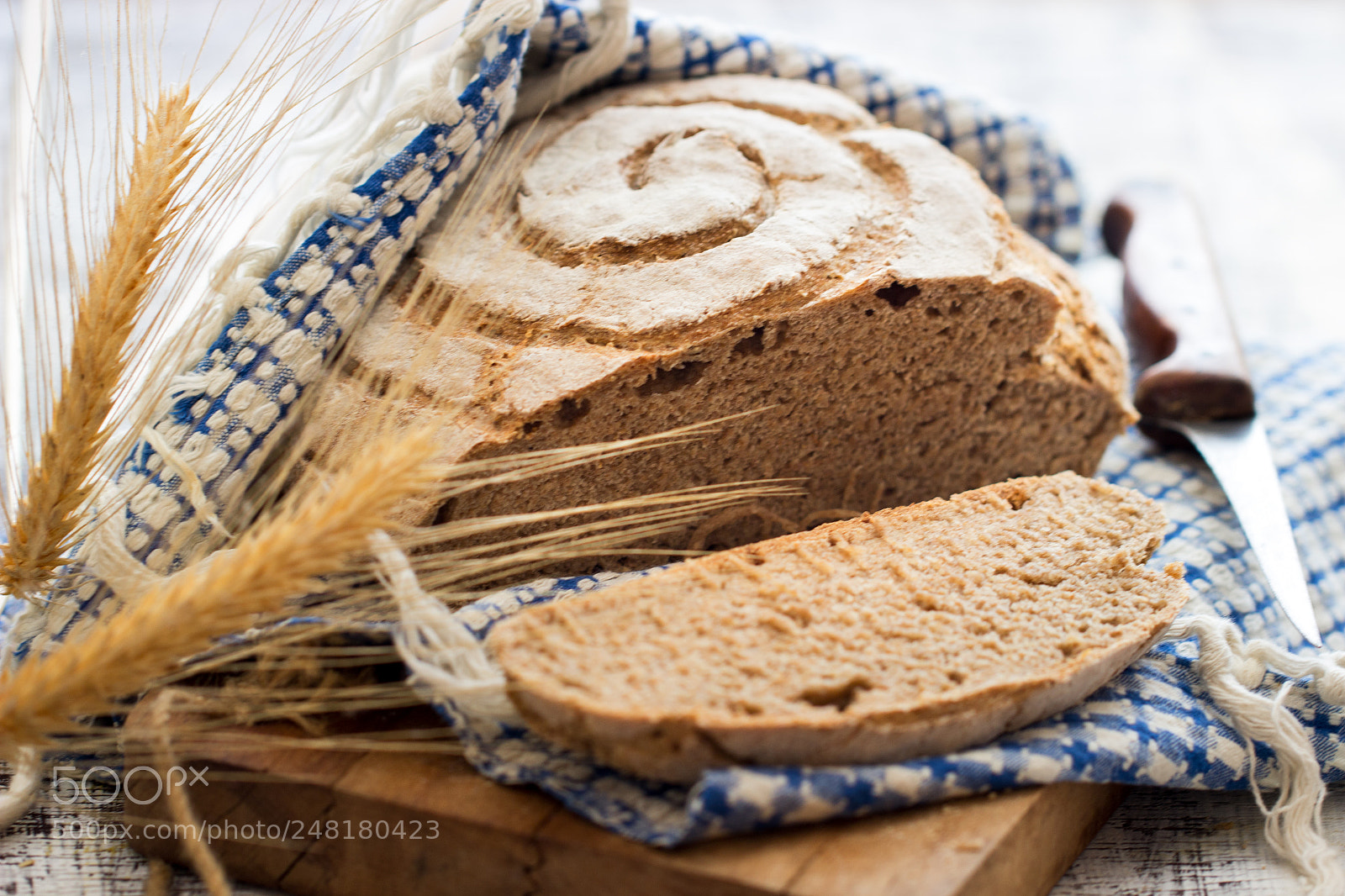 Canon EOS 600D (Rebel EOS T3i / EOS Kiss X5) sample photo. No knead sourdough rye photography