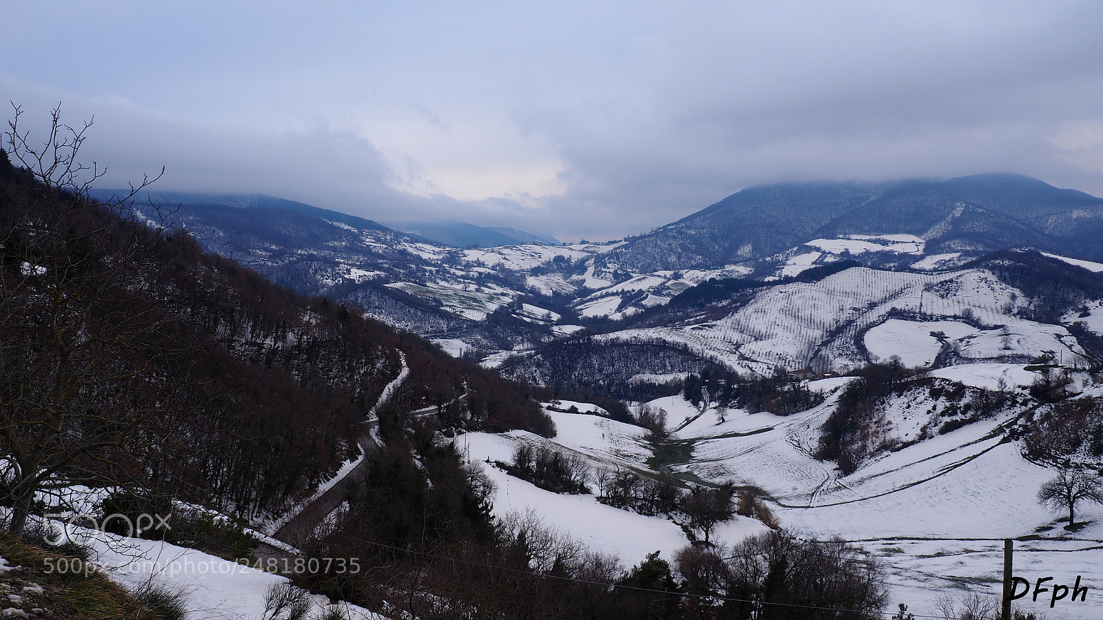 Olympus OM-D E-M10 II sample photo. Costa innevata photography