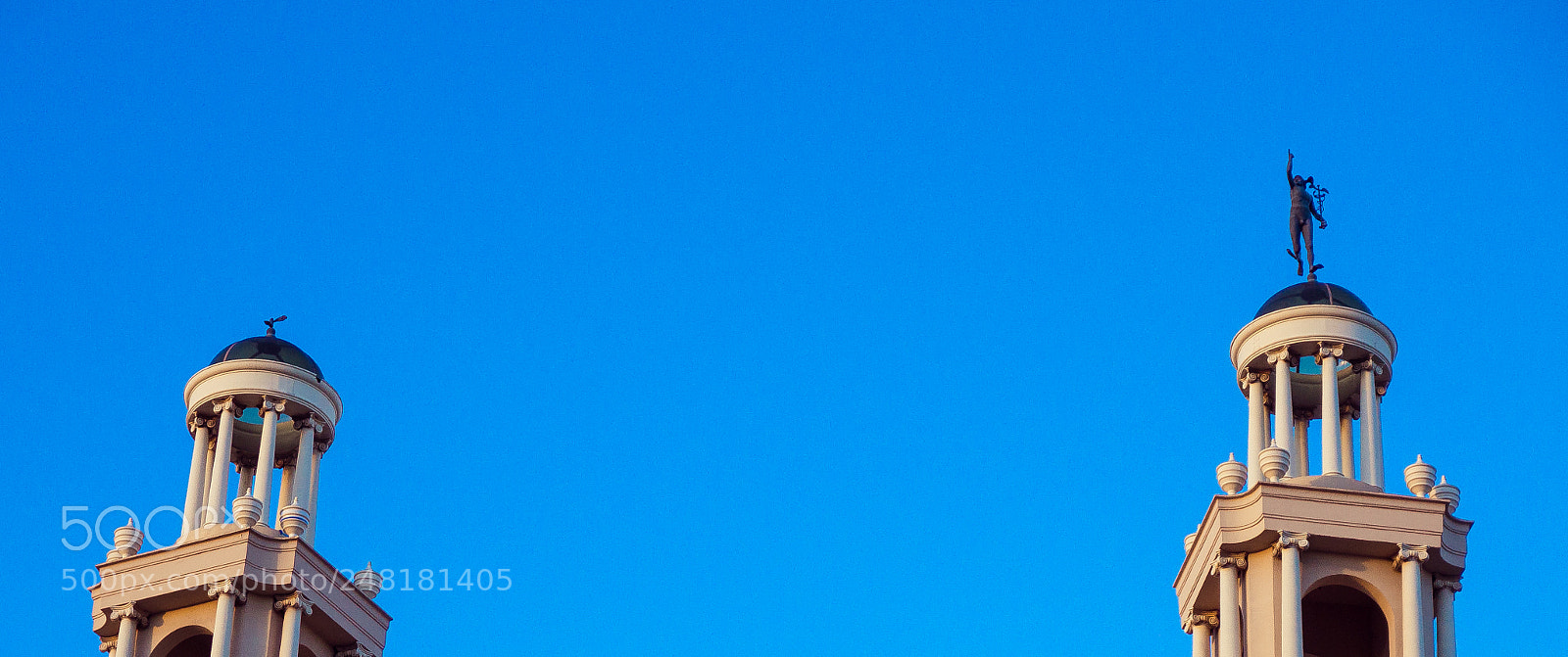 Olympus OM-D E-M10 II sample photo. Barcelona, spain photography