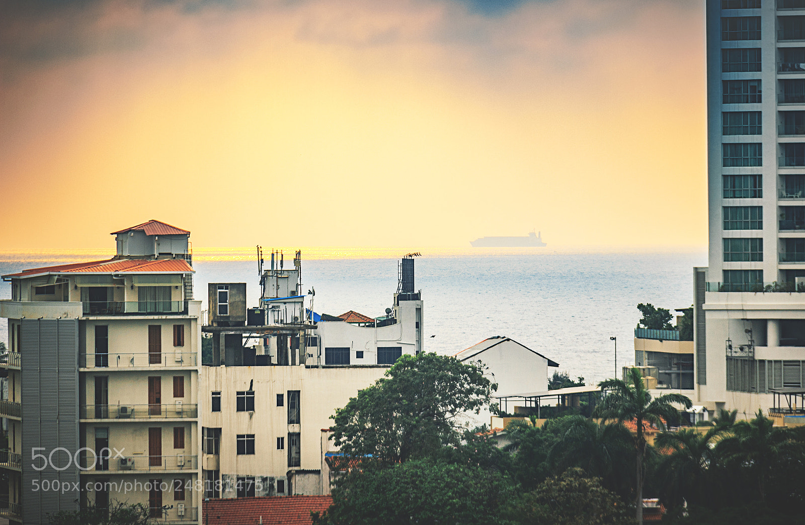 Canon EOS 600D (Rebel EOS T3i / EOS Kiss X5) sample photo. Apartments by the sea photography