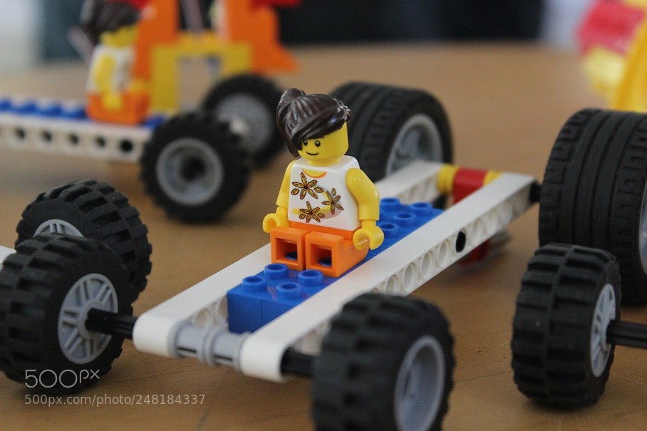 Canon EOS 600D (Rebel EOS T3i / EOS Kiss X5) sample photo. Lego man photography