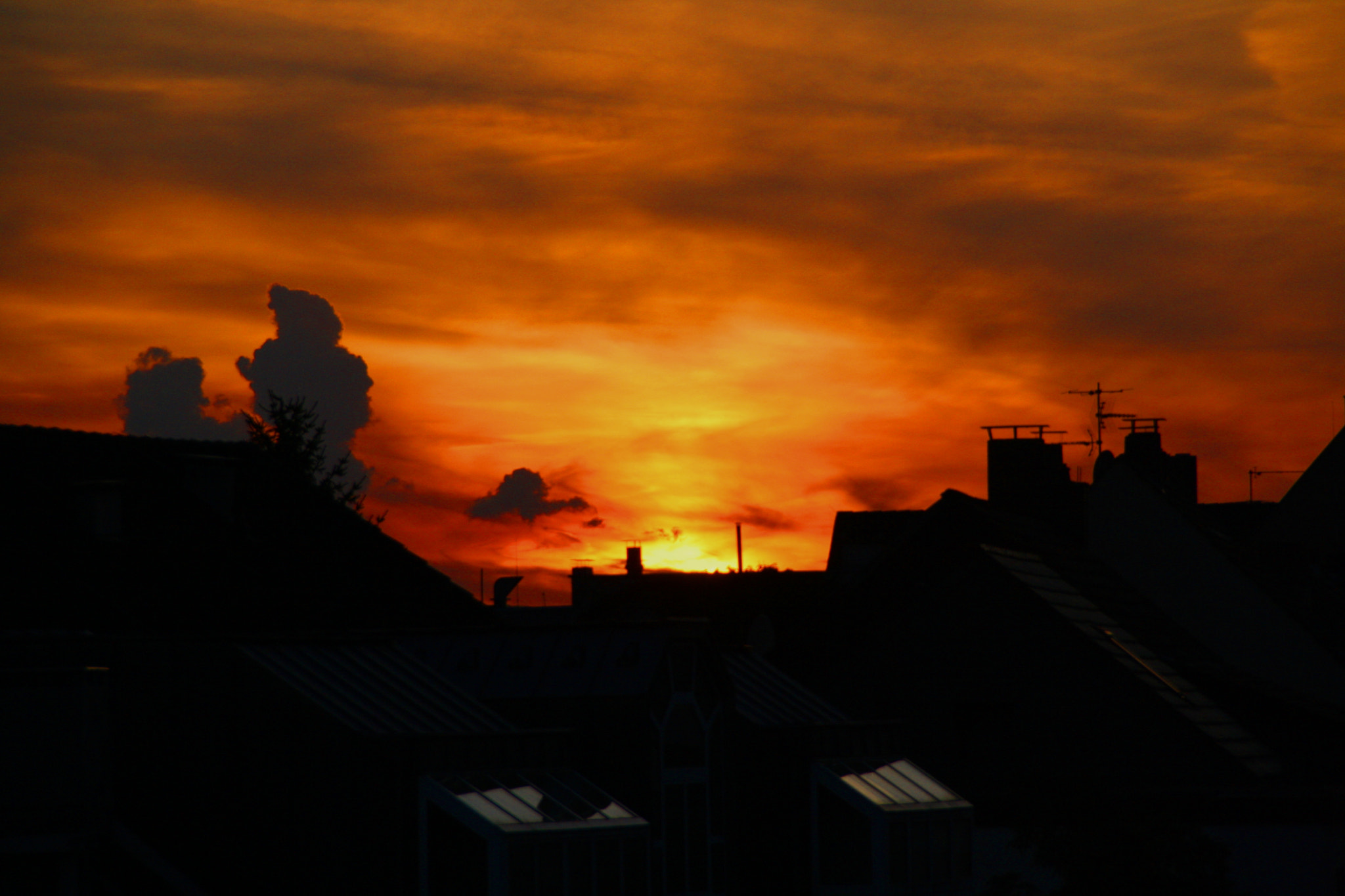 Canon EOS 1000D (EOS Digital Rebel XS / EOS Kiss F) sample photo. Sunset photography
