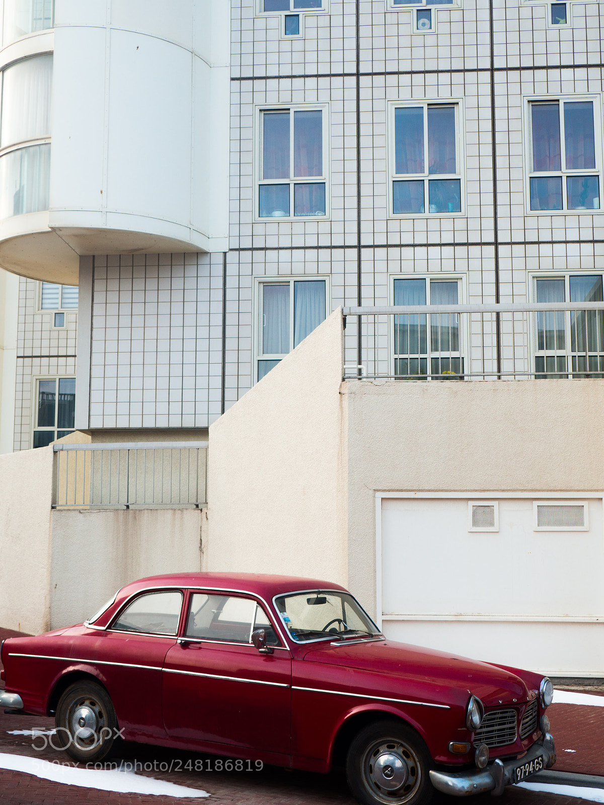 Olympus OM-D E-M10 II sample photo. That red car photography