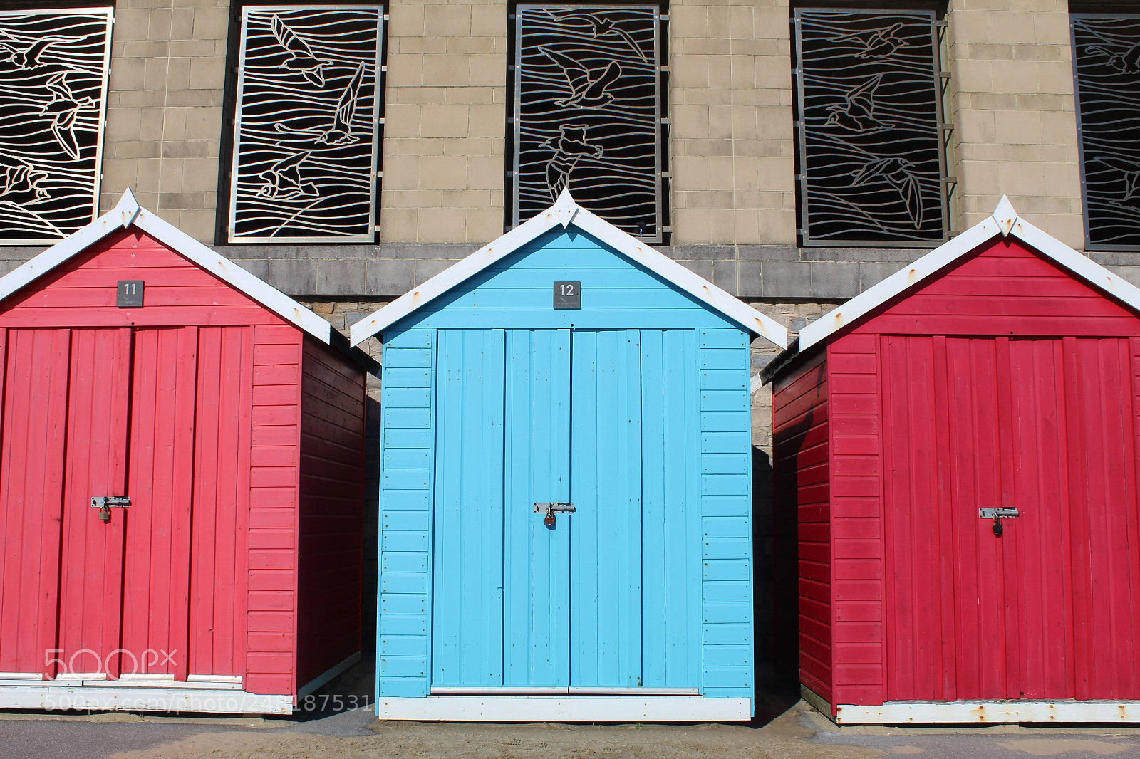 Canon EF-S 18-55mm F3.5-5.6 III sample photo. Beach hut 12 photography