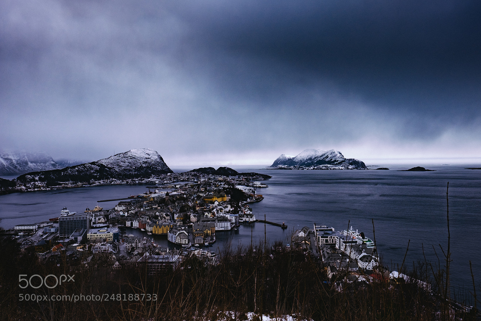 Fujifilm X-T1 sample photo. Moody Ålesund photography