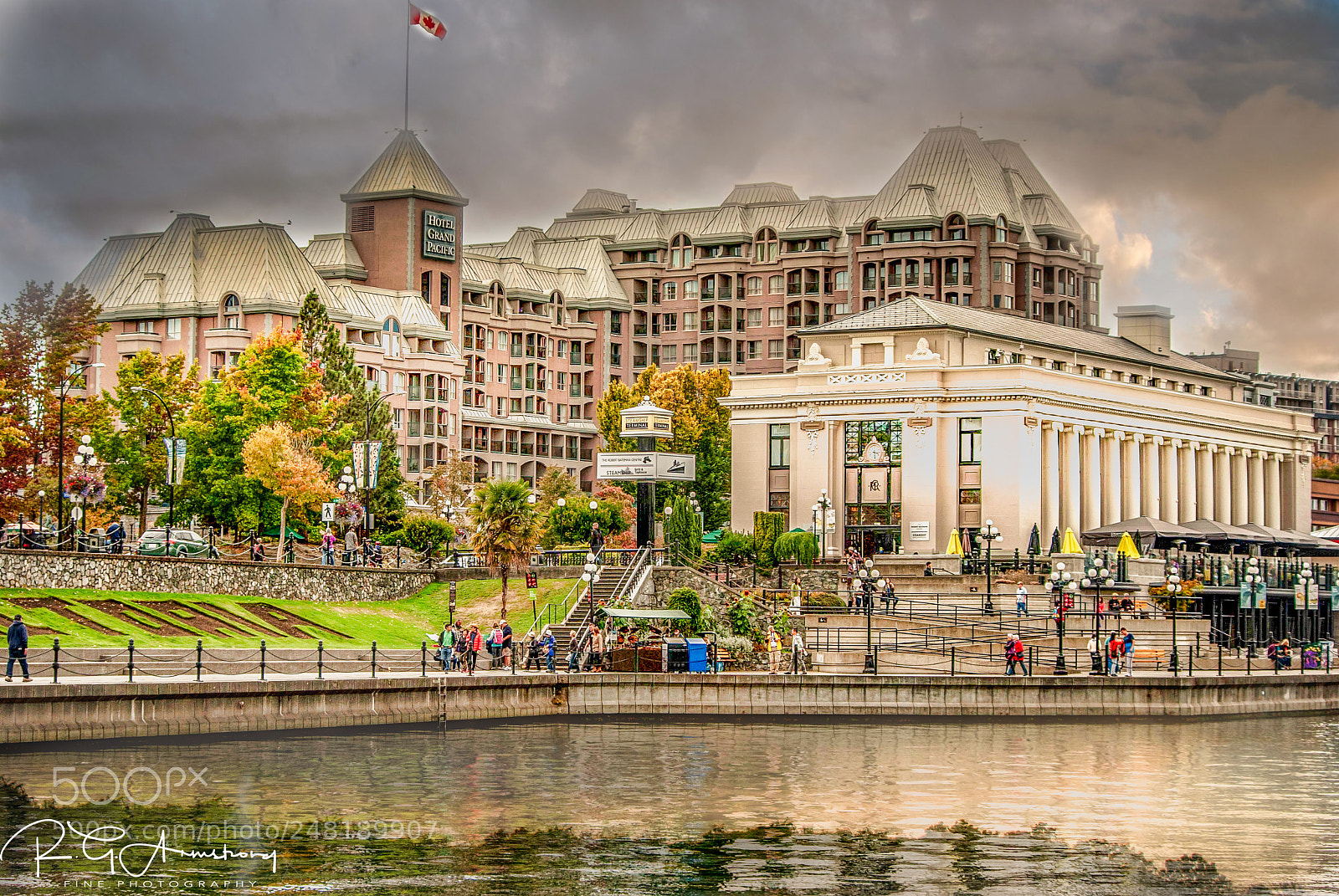 Pentax K200D sample photo. Victoria seafront architecture photography
