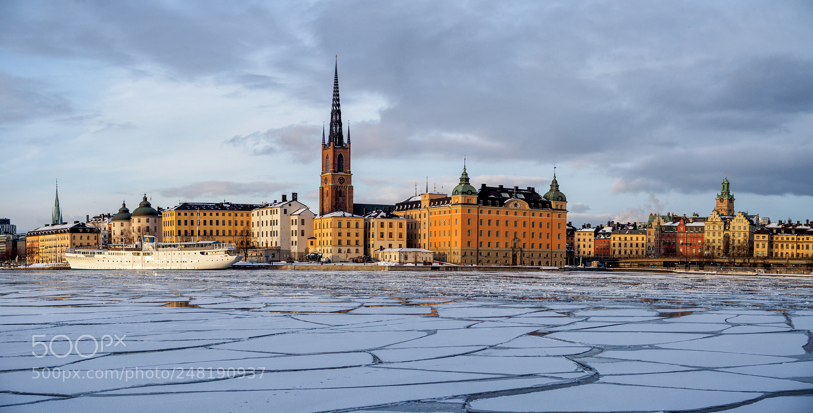 Olympus OM-D E-M5 II sample photo. Stockholm - winter photography