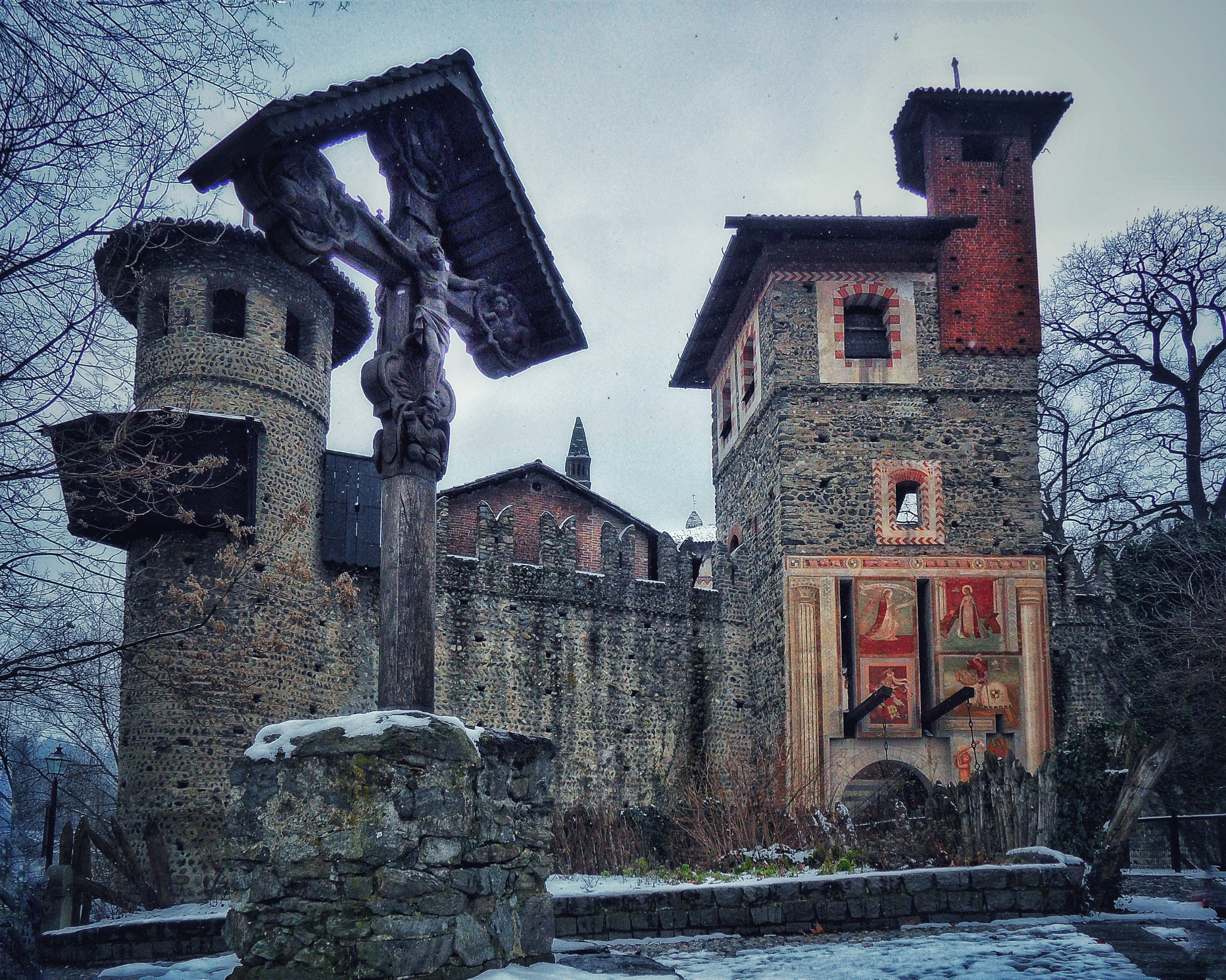 Samsung WB650 / VLUU WB650 /  WB660 sample photo. The medieval village in turin photography
