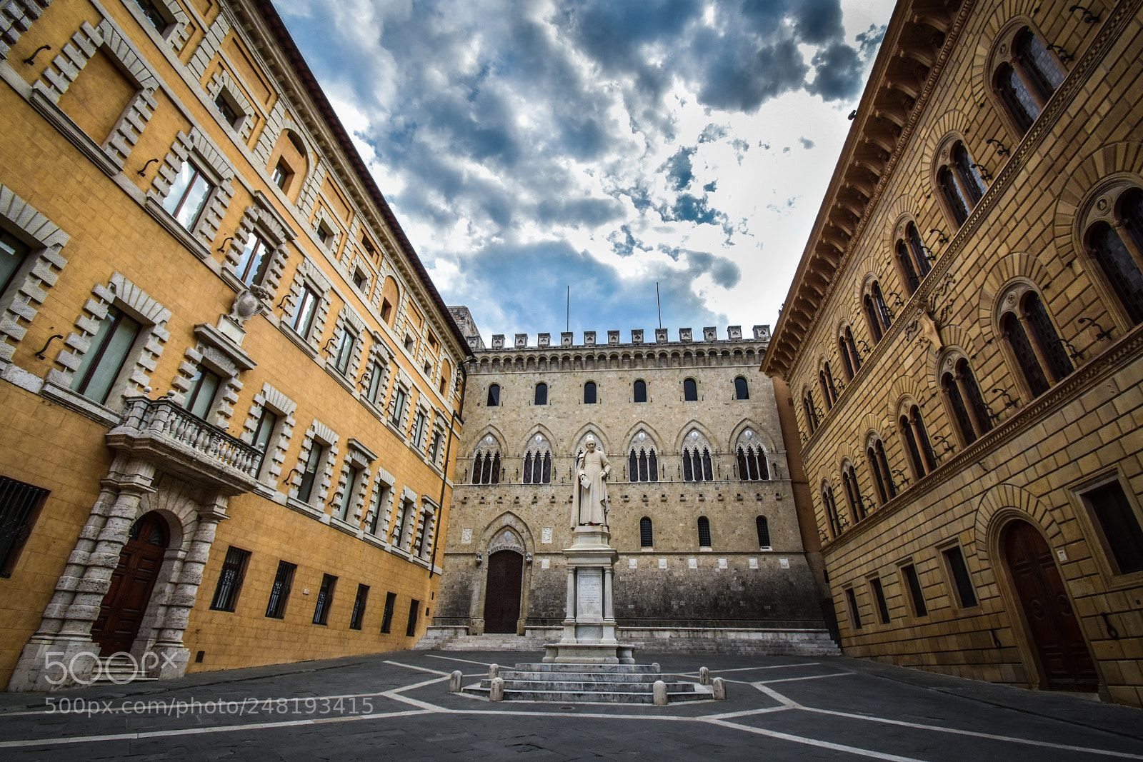 Nikon D7200 sample photo. Piazza salimbeni, siena photography