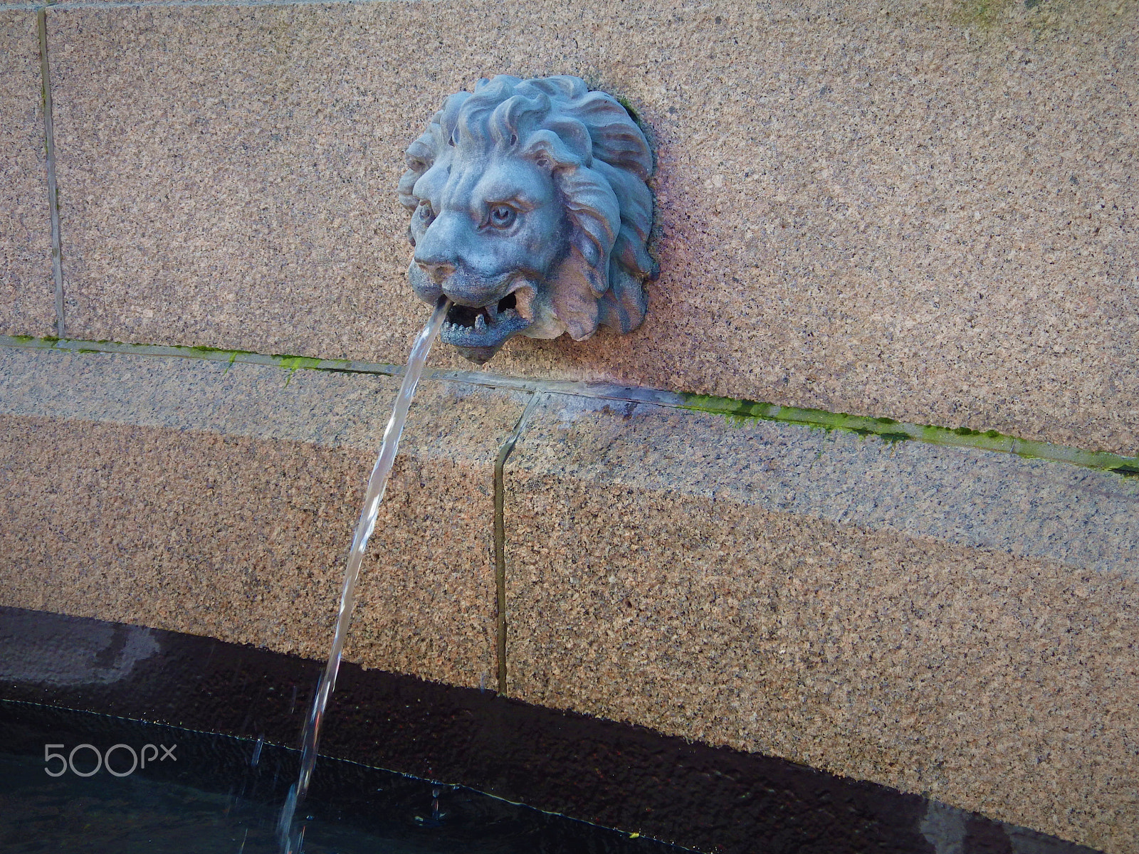 Pentax X-5 sample photo. Fountain in town centre photography