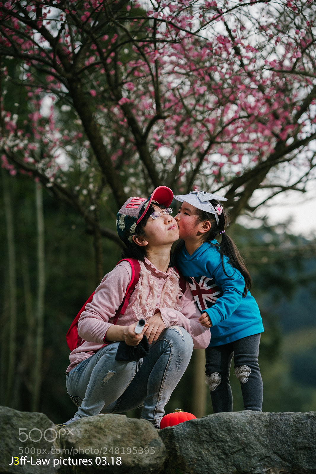 Sony a9 sample photo. Kiss mom photography